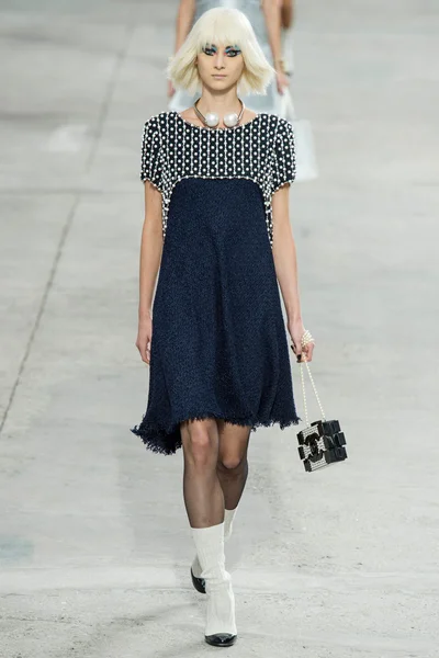 Look 60